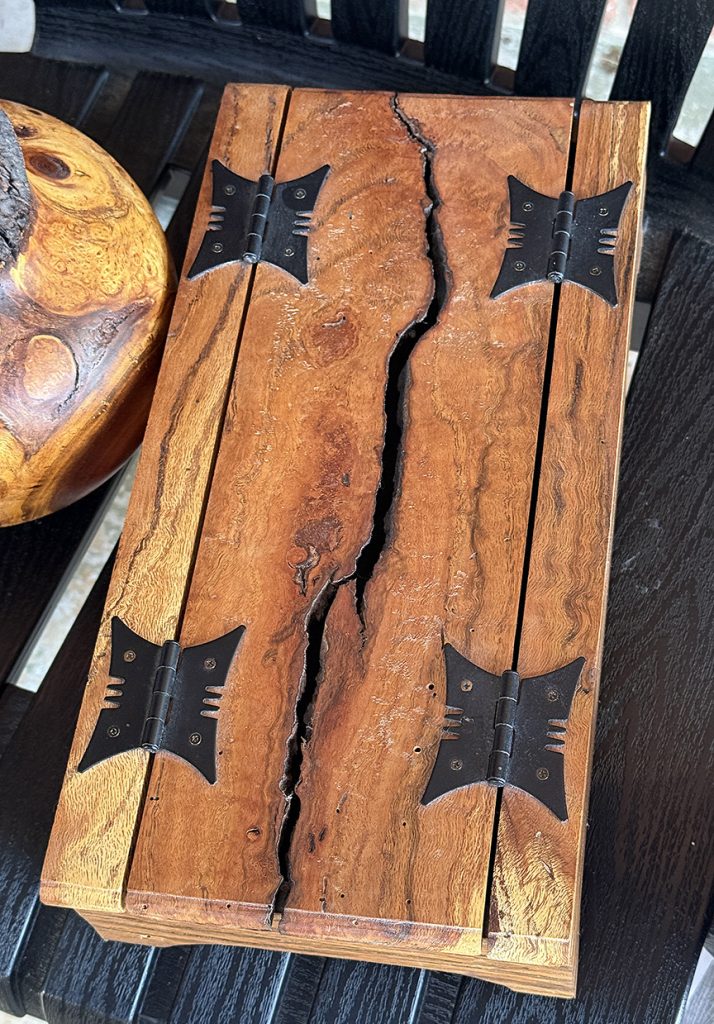 red oak box with natural crack lid